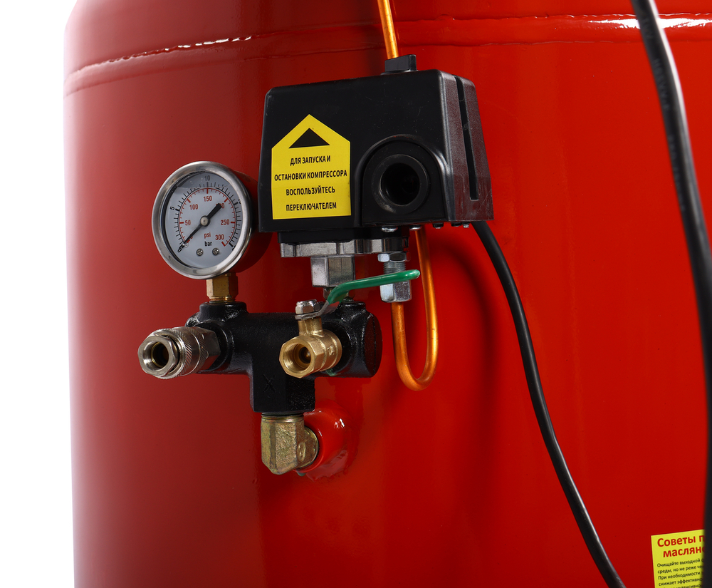 Компрессор пневматический 380В 7.5кВт 16атм. 700л/мин. ресивер-300л поршн. ременной вертикальный GTE