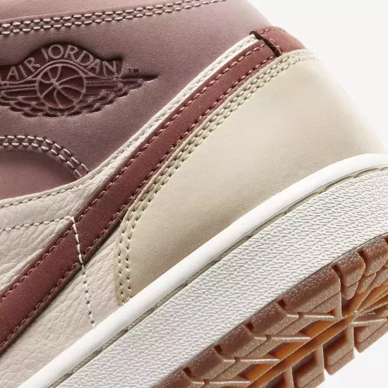 Кроссовки Nike Air Jordan 1 Mid SE "Dark Pony Smoky Mauve"