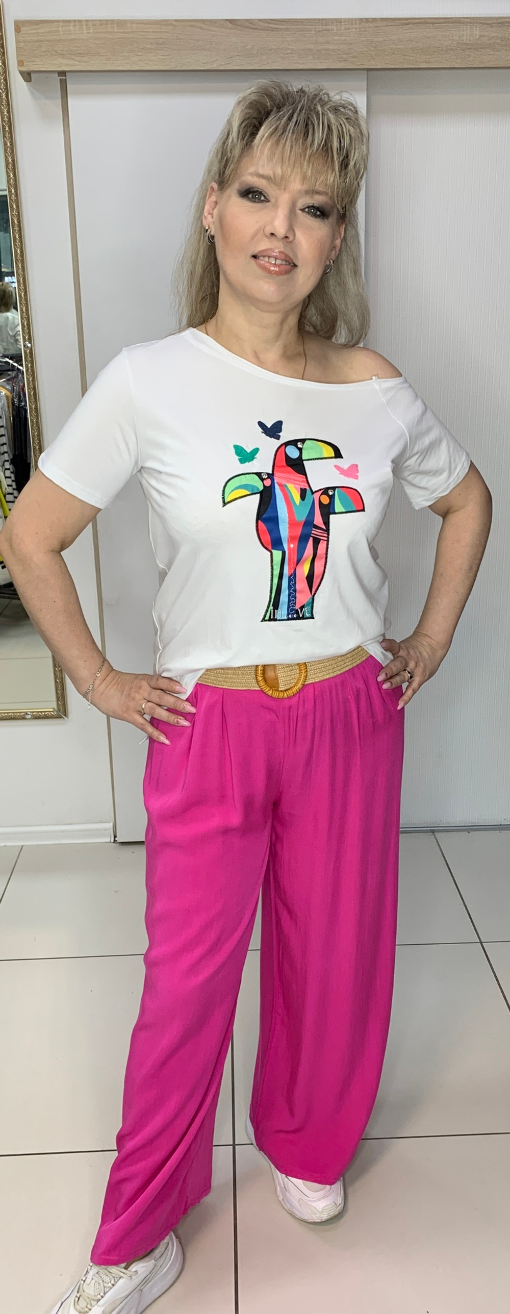 Блузон-футболка  с открытым плечиком