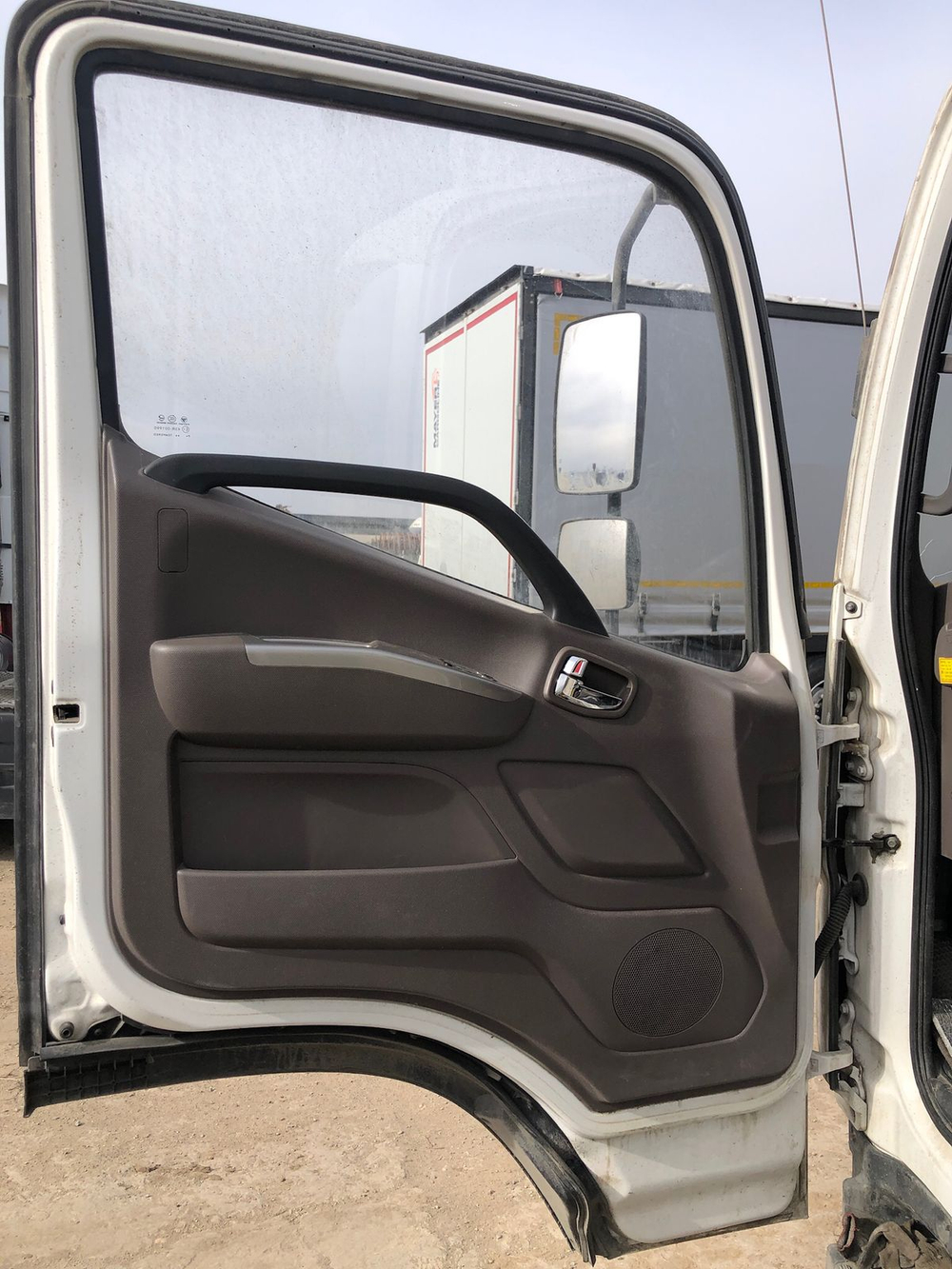 Foton AUMARK 4x2 Бортовой (Евроборт) (кат. С) 38786-41 (Евроборт, Дизельный, 3,8 л, 166 л.с., МТ)