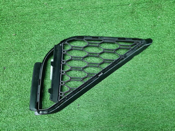Решетка перед. бампера BMW X2 F39 (17-23) M-paket