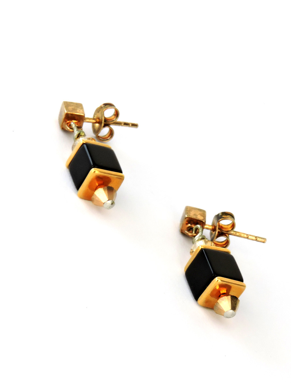 4752/21-1013 Coeur de Lion серьги-пуссеты Beige-Black. Очень симпатичные пуссеты (“гвоздики”) необычной формы в золотисто-черных тонах.