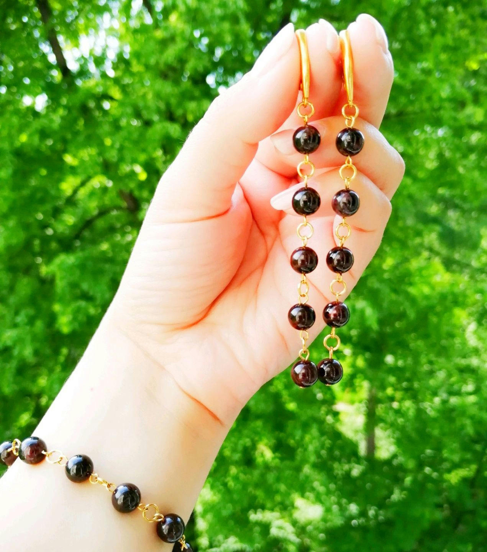 Серьги длинные с натуральными камнями гранат