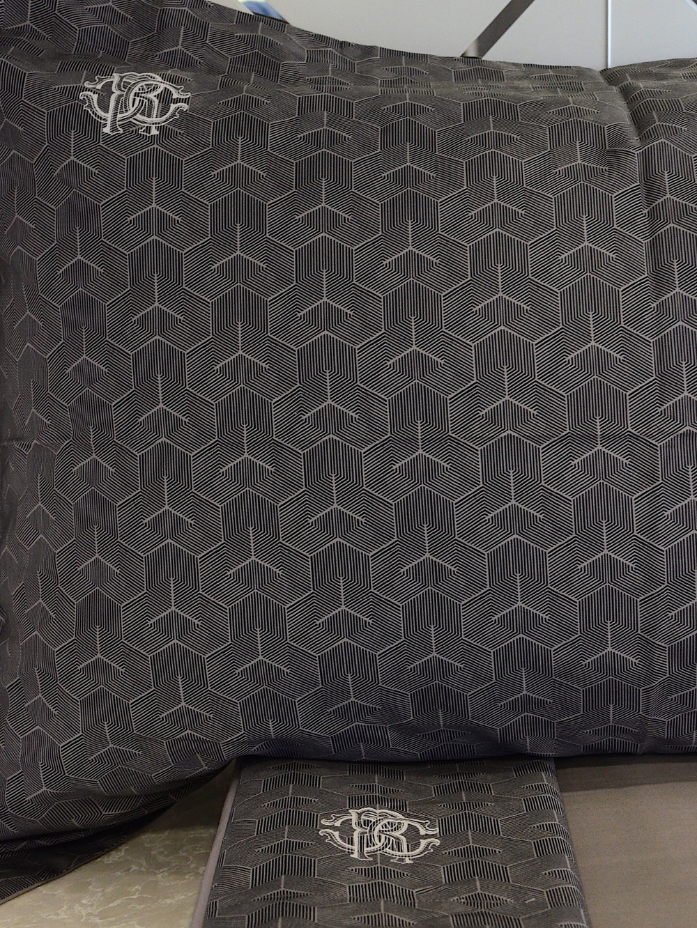 Постельное белье Roberto Cavalli Geometry Dark Gray