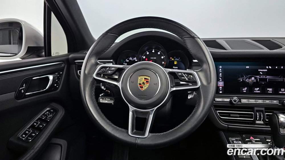 Porsche Macan 2.0 (02.2021)