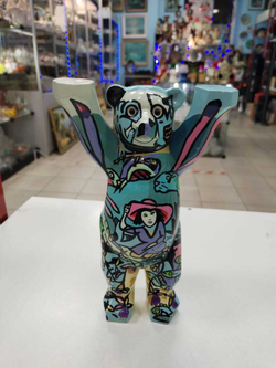 Фигурка в стиле граффити. Statuette Graffiti. Медведь.
