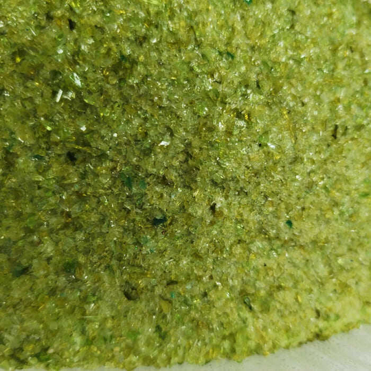 Стеклянная крошка ОЛИВКОВАЯ 0,5-2 мм (песок) (100 г)