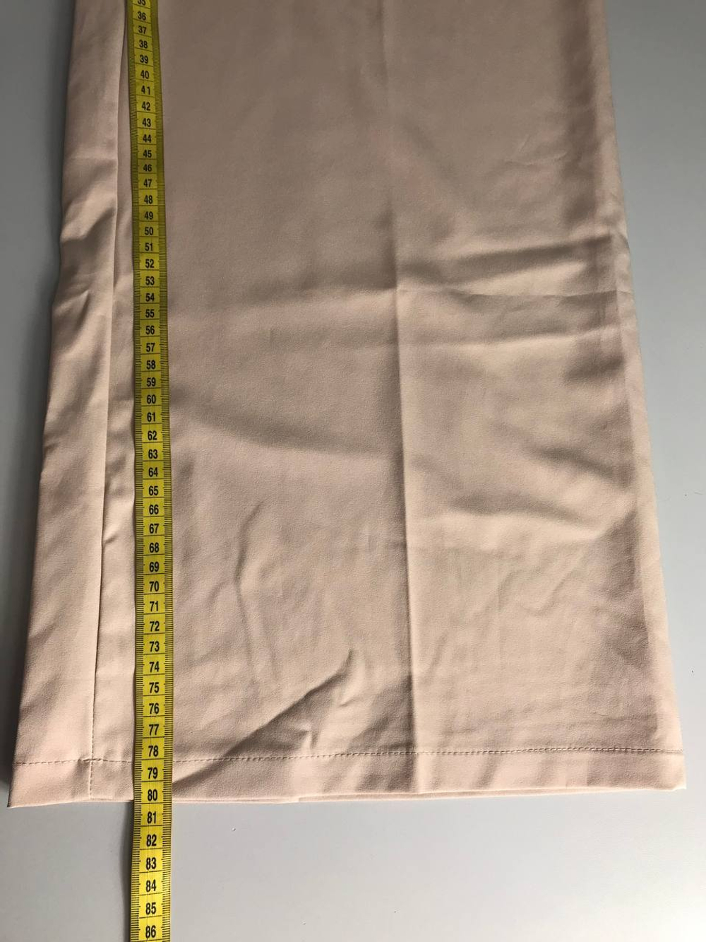 Брюки широкие нежного оттенка, визуально на 48 размер, новые