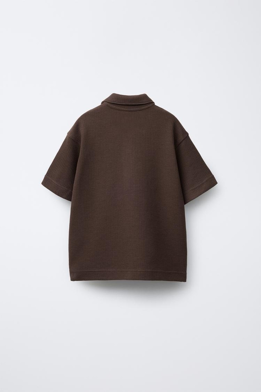 ZARA КОМПЛЕКТ ИЗ РУБАШКИ И ШОРТОВ-БЕРМУДОВ ИЗ РЕЛЬЕФНОЙ ТКАНИ, КОРИЧНЕВЫЙ