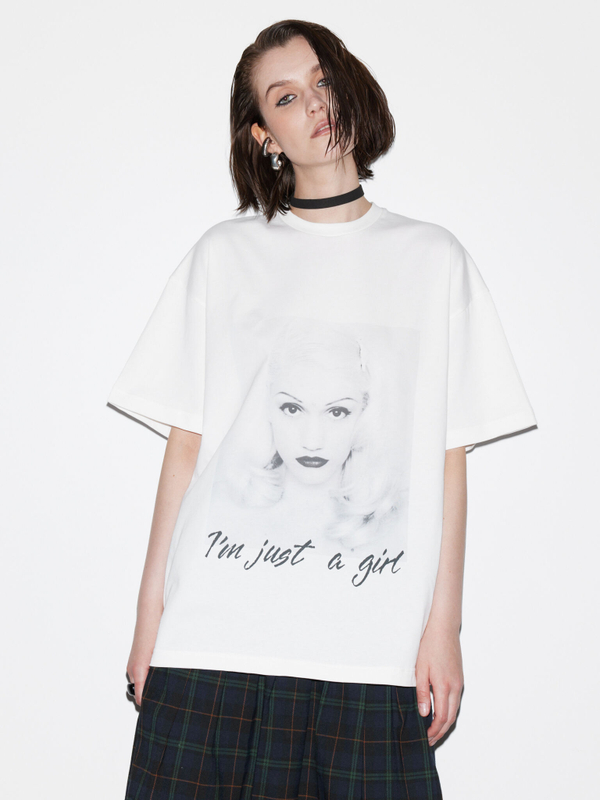 Футболка Just a girl, молочная