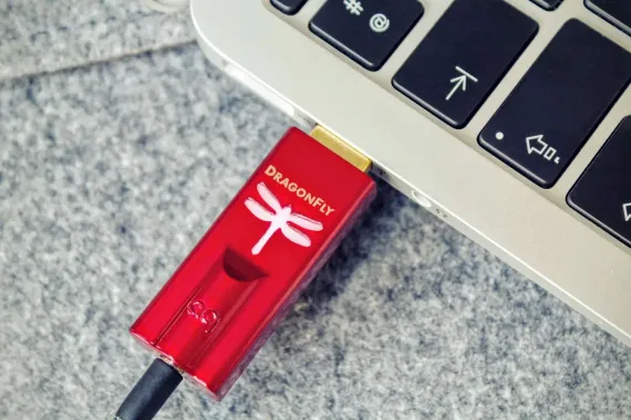 AudioQuest DragonFly Red