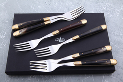 Set of 6 forks, 2 bolsters, horn tip handle