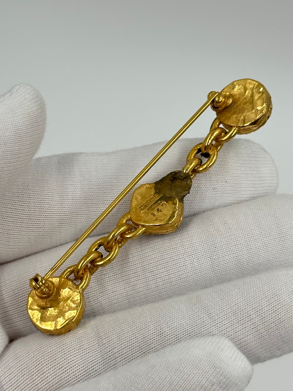 Брошь Chanel с вставкми Gripoix