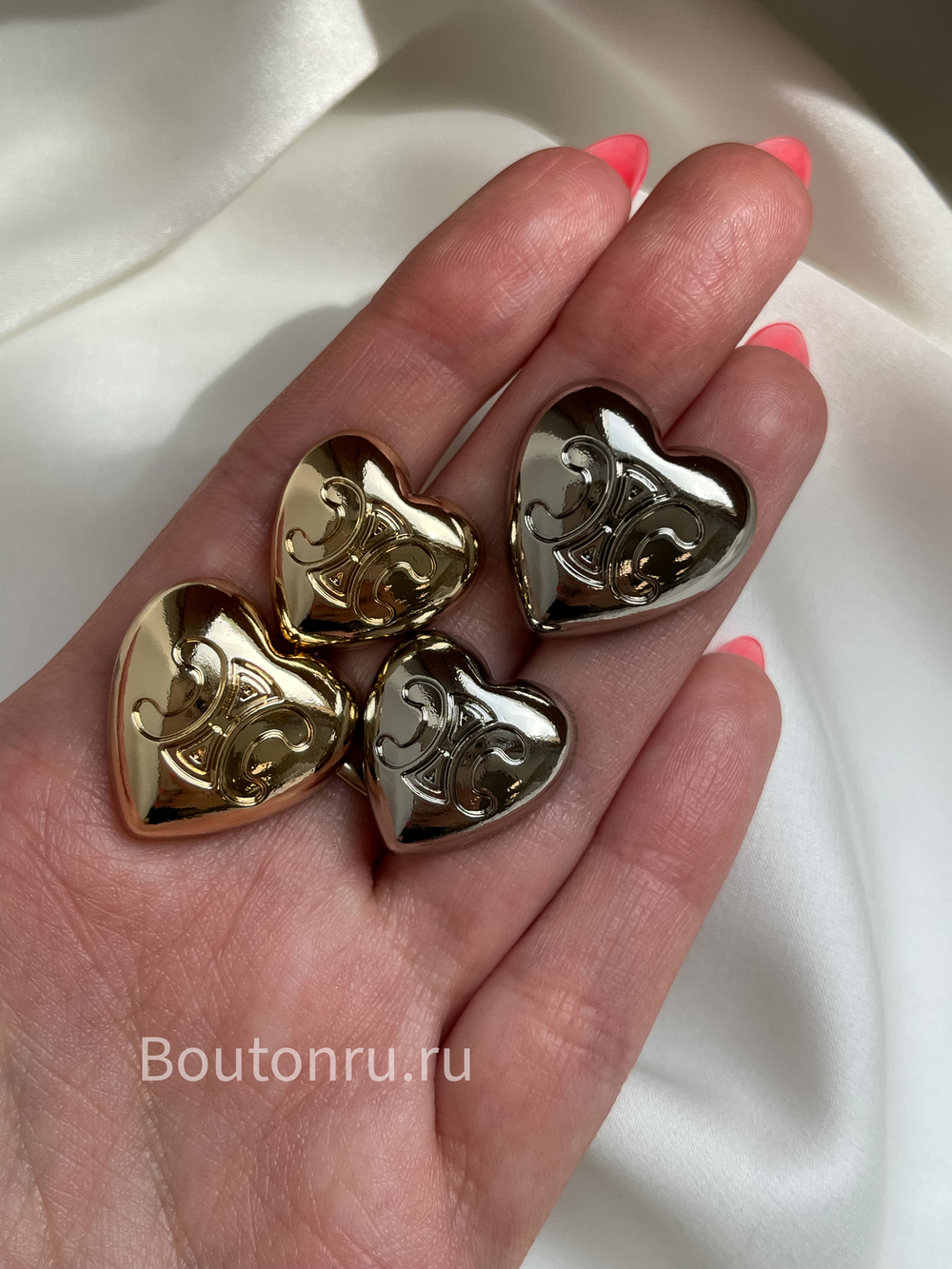Пуговицы Сел. сердечки золотистые