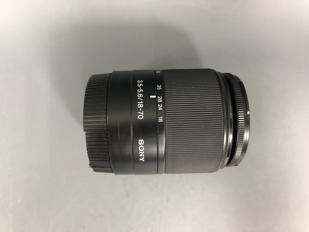 Sony DT 18-70mm 3.5-5.6