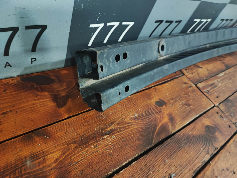 Усилитель переднего бампера Toyota Camry (XV50) 11-18 Б/У Оригинал 5202133181