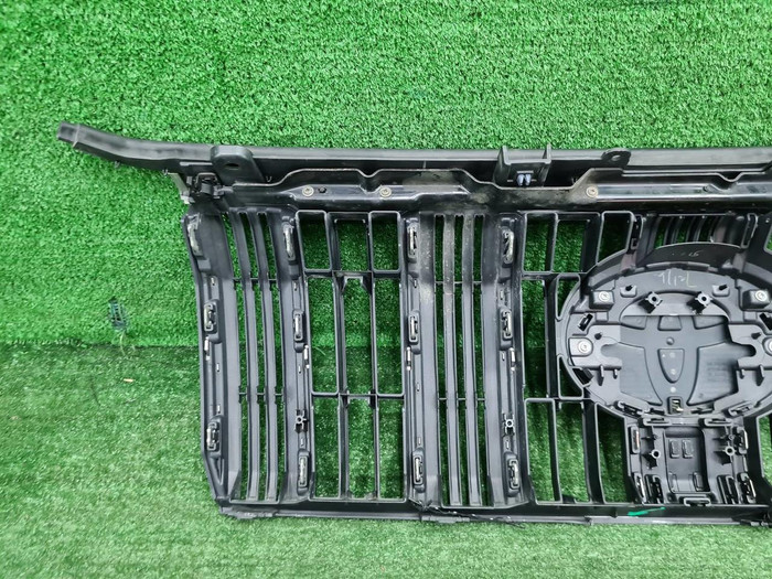 Решетка радиатора Toyota LC Prado 150 (2017-н.в.)