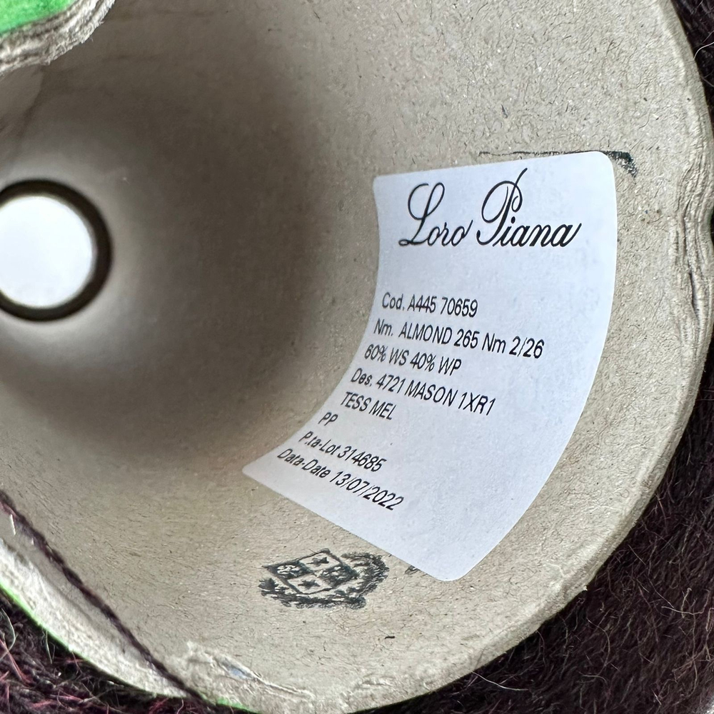 ALMOND - Loro Piana; 60% кашемир, 40% альпака; 1300м/100гр; col.4721; цвет: коричнево-бордовый меланж; S702