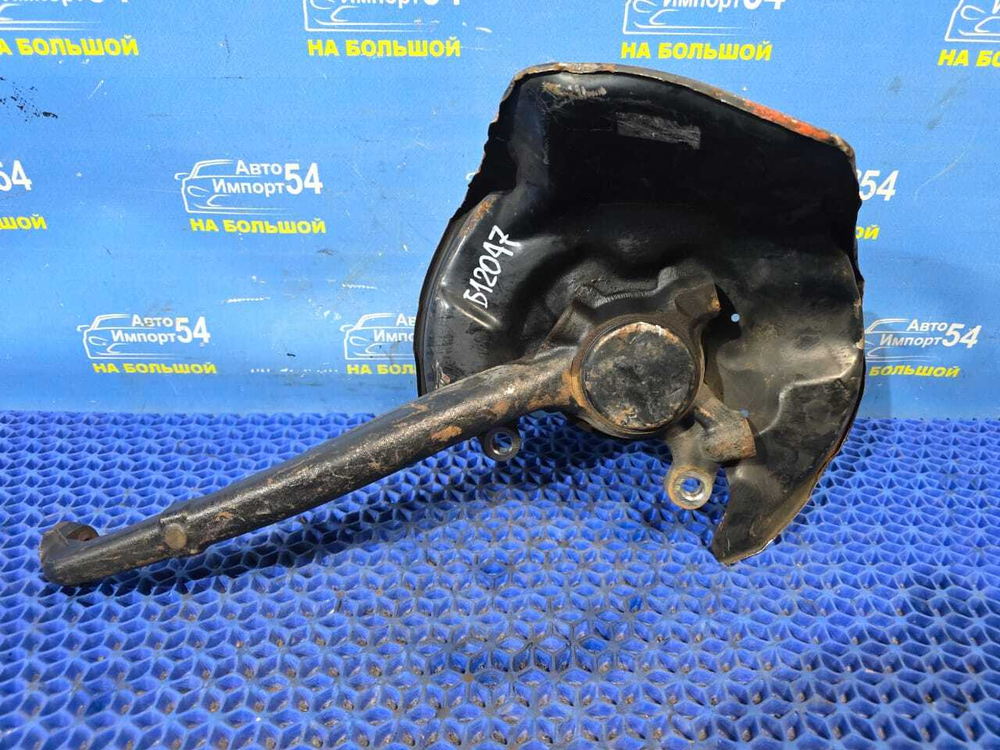 Ступица передняя левая TOYOTA MARK 2 2000-2004