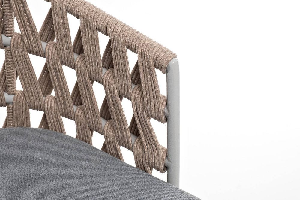 "Диего" стул плетеный из роупа, каркас из стали светло-серый (RAL7035) муар, роуп бежевый круглый, ткань светло-серая