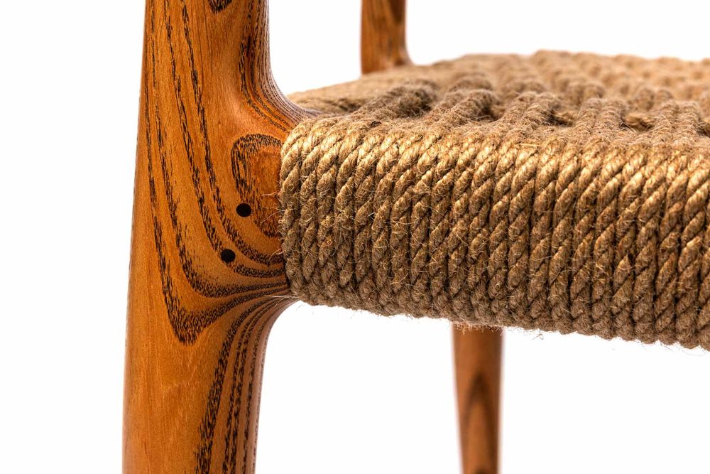 Дизайнерский стул ручной работы с плетеным сиденьем