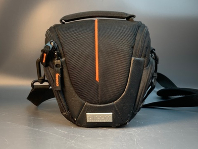 Сумка для фотоаппарата черная Dicom