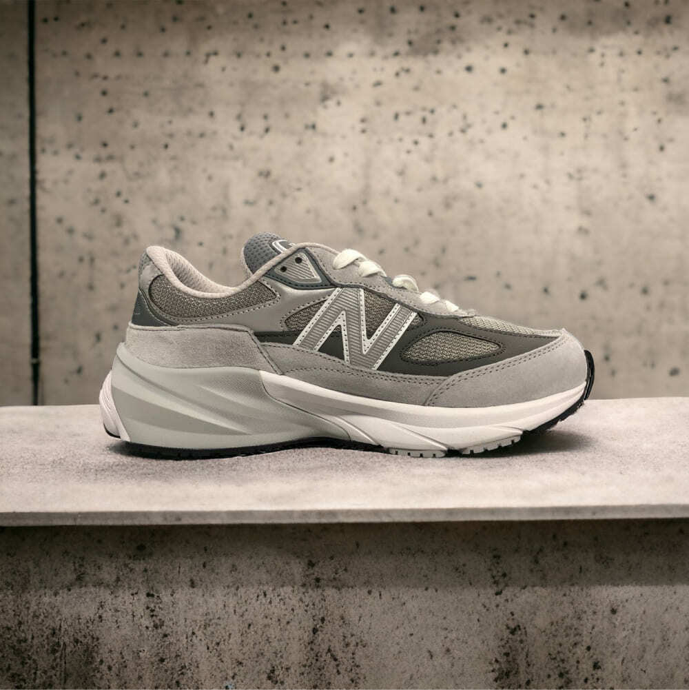 New Balance 990v6 • Gray