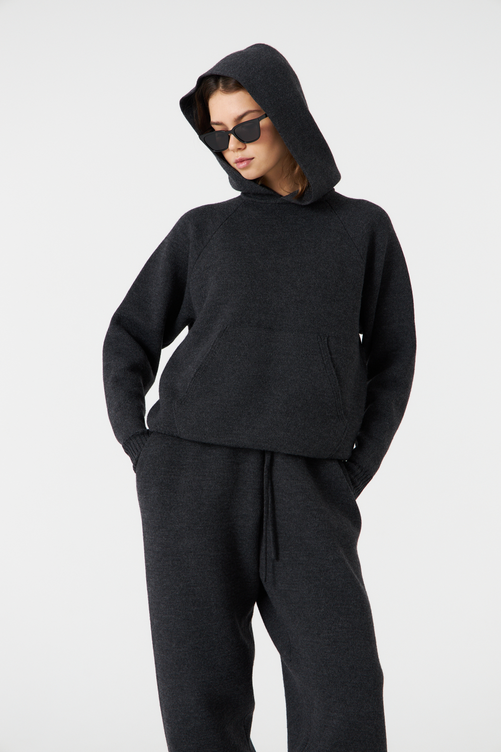 худи вязаный темный графит