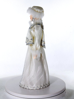 Фарфоровая кукла коллекционная Снегурочка в белой шубе. Новогодняя игрушка под ёлку ручной работы