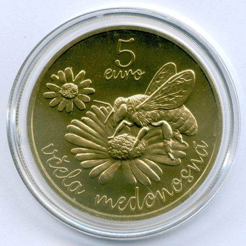 5 евро 2021 год. Словакия. Медоносная пчела. Латунь UNC в капсуле. Тираж 45000