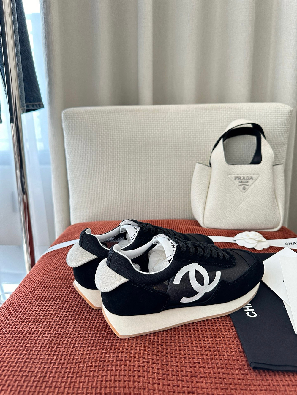 Кроссовки из натуральной замши