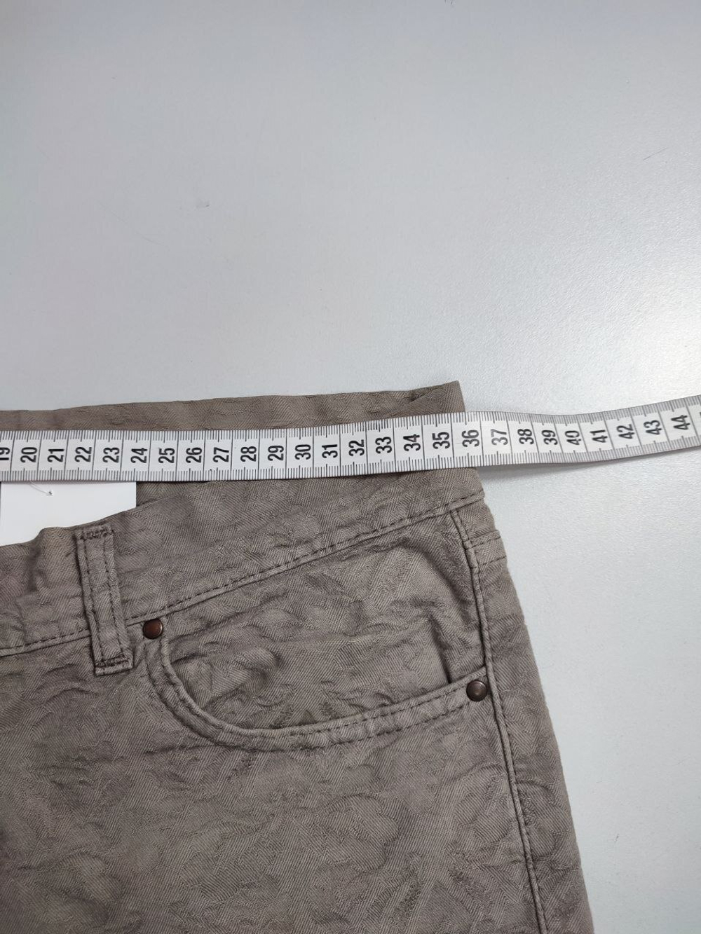 Штаны светлые 44 размер