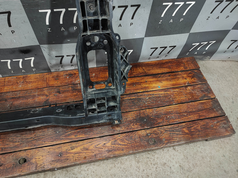 Панель передняя (телевизор) Hyundai Santa Fe 4 (TM) 18-21 Б/У Оригинал 64101S1000