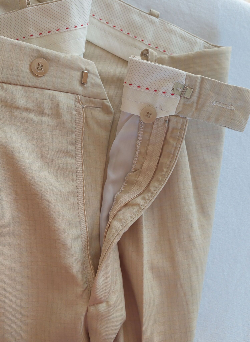 Брюки мужские в клетку клетчатые для мужчины для мальчика мальчиковые широкие свободные классические классика строгие костюмные вискозные вискоза прямые светлые белые бежевые тонкие лёгкие летние вискоза 29 30 48 176 182 L размер