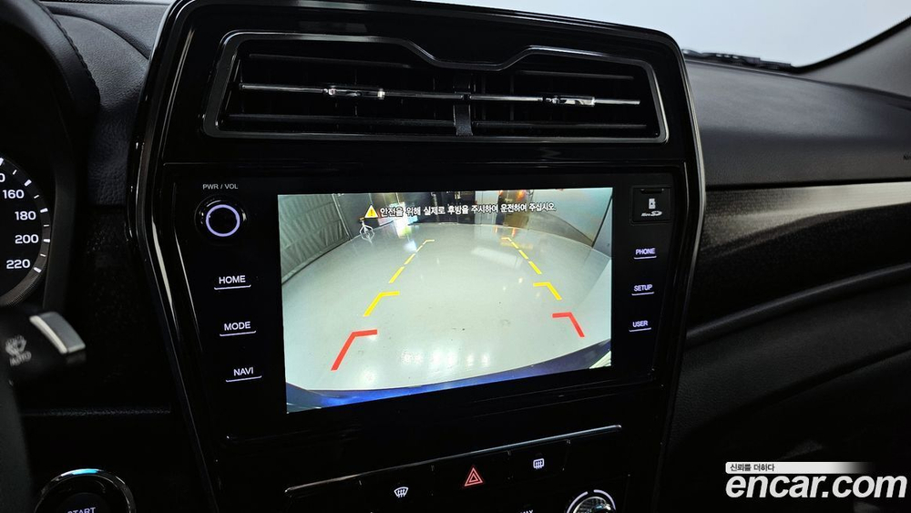 KG Mobility (Ssangyong) Very New Tivoli Бензин 1.5 2WD (05.2020)