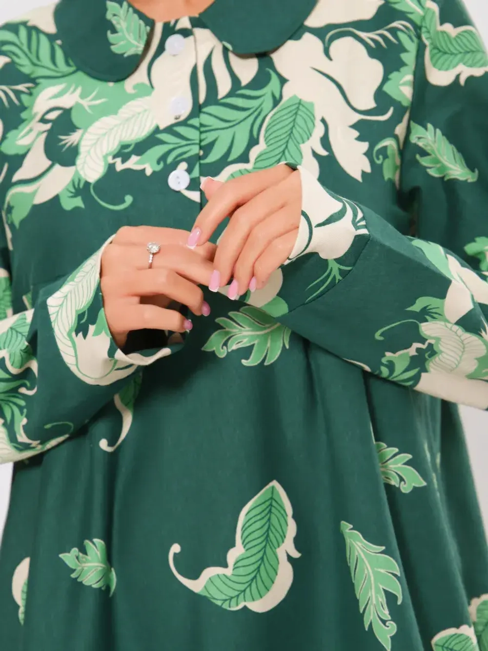 Платье закрытое