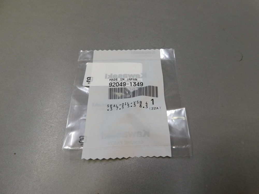 Колпачок маслосъёмный Kawasaki KLX250 KX250 KLE250 300 650 ZX400 500 600 750 900 1000 92049-1349