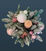 Новогодняя композиция на стеклянной подножке