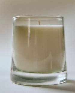 Zara Home - Ароматическая свеча clat de lys, 180 г