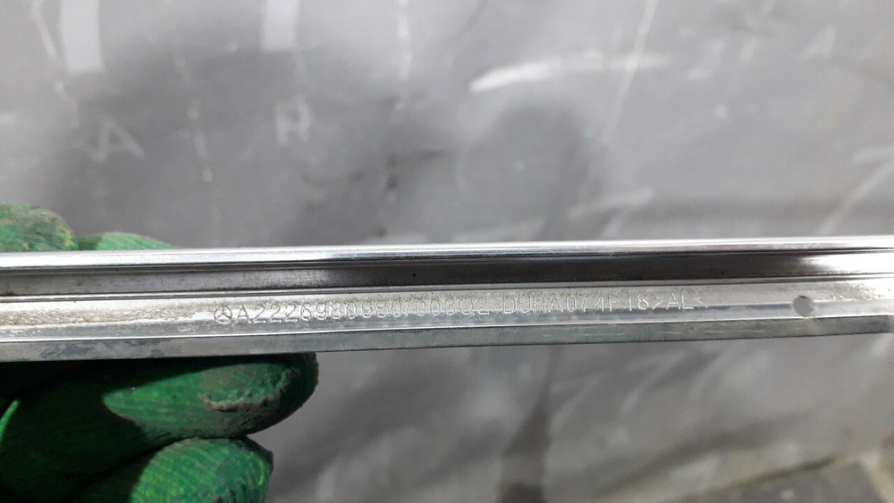 Молдинг двери задней правой Mercedes S (W222) 13-20 Б/У Оригинал A2226980980