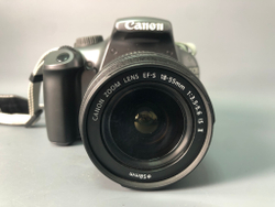 Canon 1100D Kit 18-55mm, 5140 кадров, есть царапины.