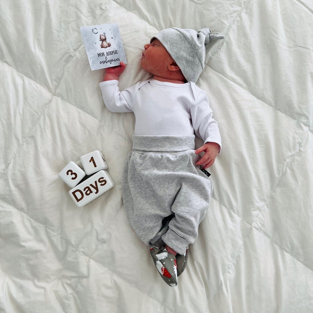 Лёгкая шапочка с узелком (серый меланж)