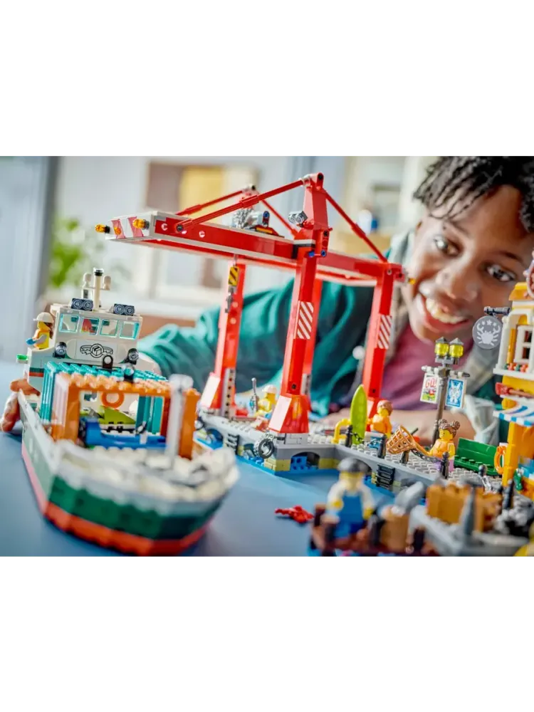 Конструктор City 60422 Прибрежная гавань с грузовым судном