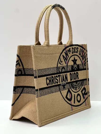 Сумка Dior Book Tote, модель среднего формата бежевый