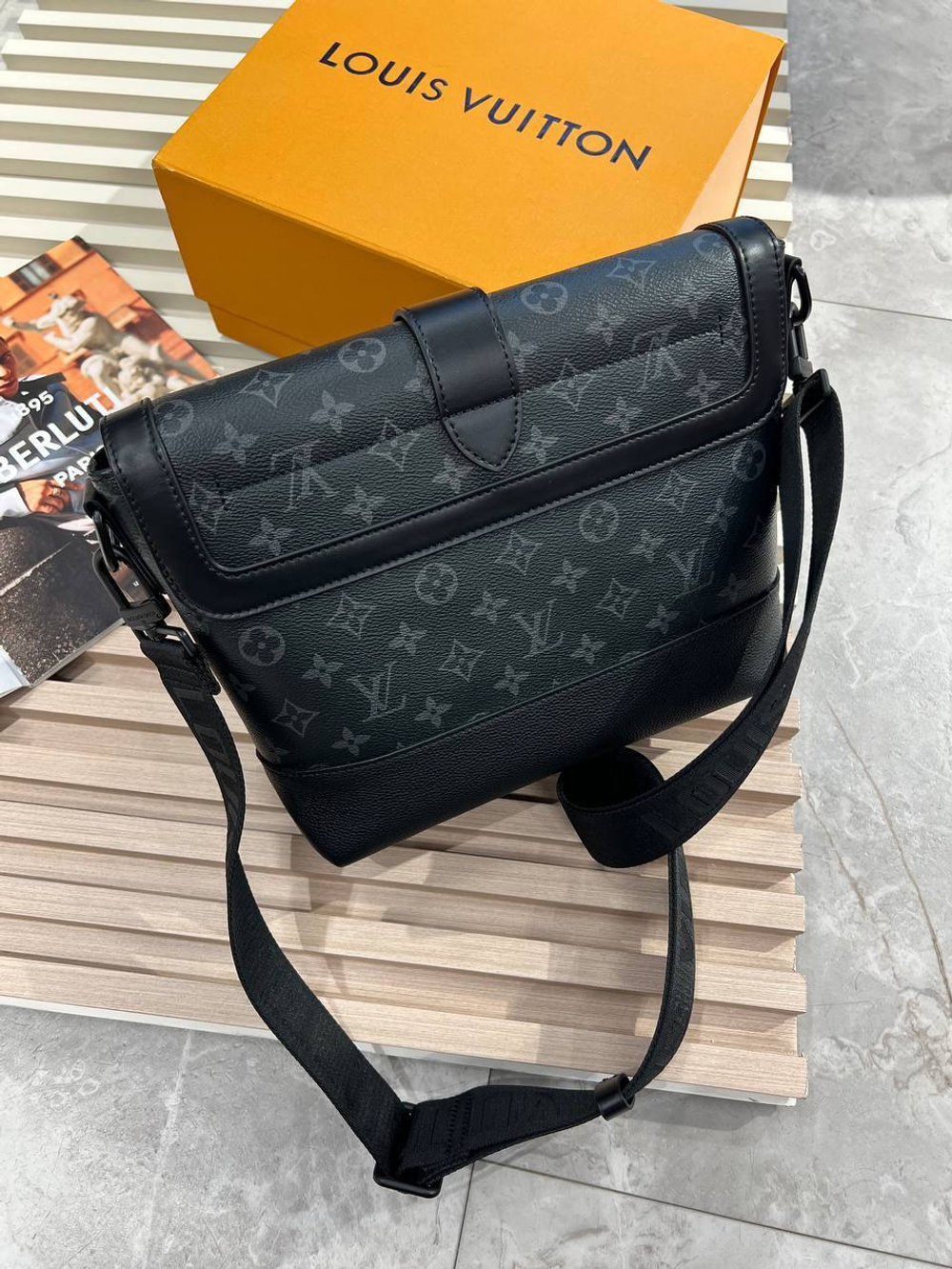Сумка через плечо Louis Vuitton