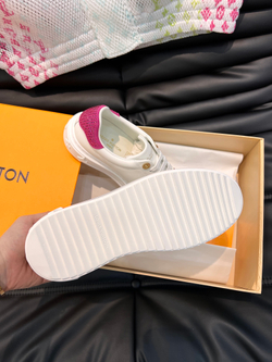 Louis Vuitton Time Out
