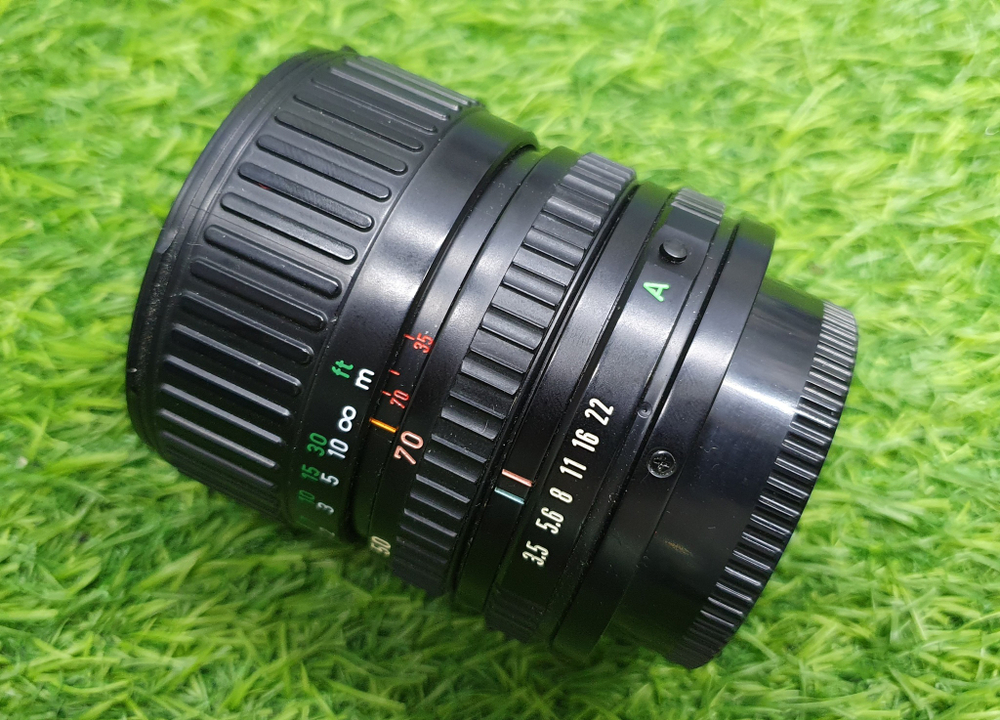 Canon FD 35-70mm f/3.5-4.5