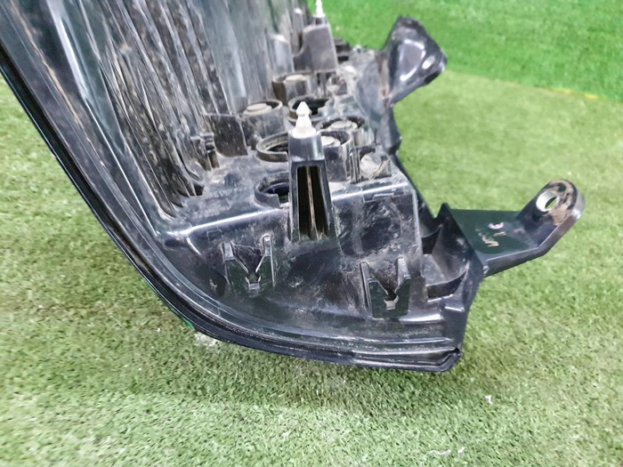 Фонарь правый Toyota Land Cruiser Prado 150 (2017-н.в.) Style