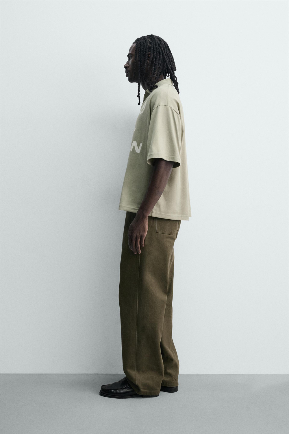 ZARA ПОЛО RELAXED FIT С ТЕКСТОВЫМ ПРИНТОМ, СВЕТЛО-ЗЕЛЕНЫЙ