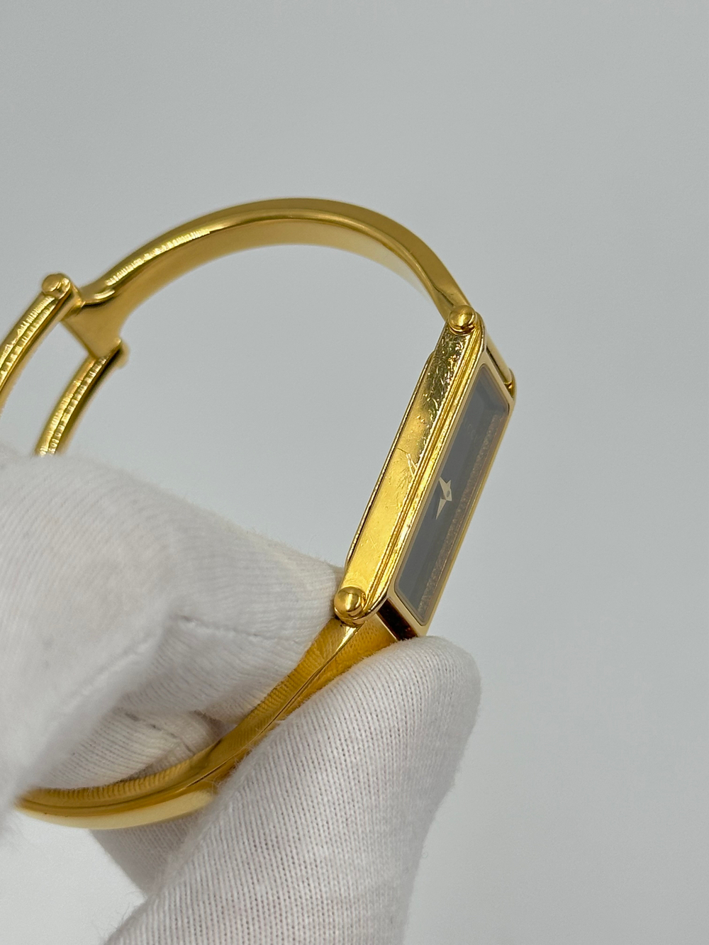 Часы GUCCI 1500 L